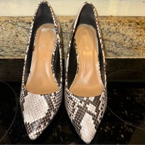 Bamboo 6.5 Faux Snakeskin Pointed Toe Fall High Heels Mature Work Business Wear